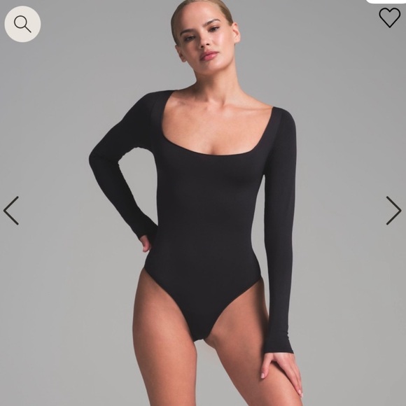 Skims Essential Scoop Bodysuit - Picture 1 of 3
